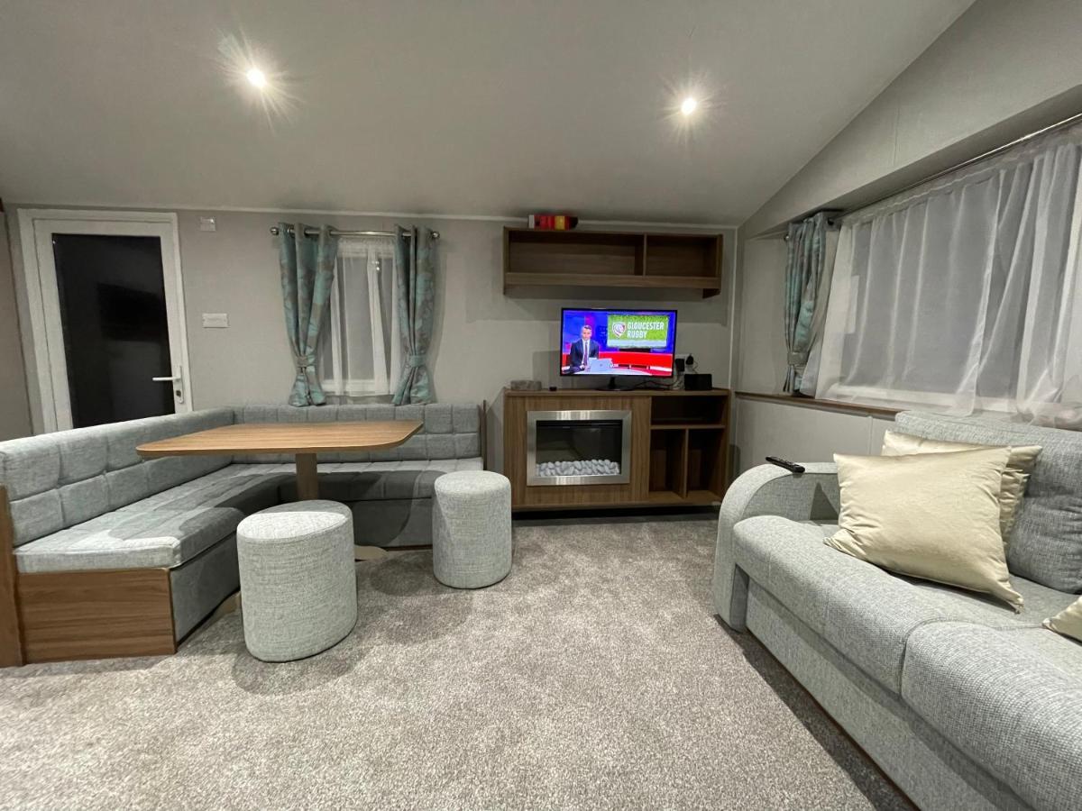 Tidal Caravan * Minehead