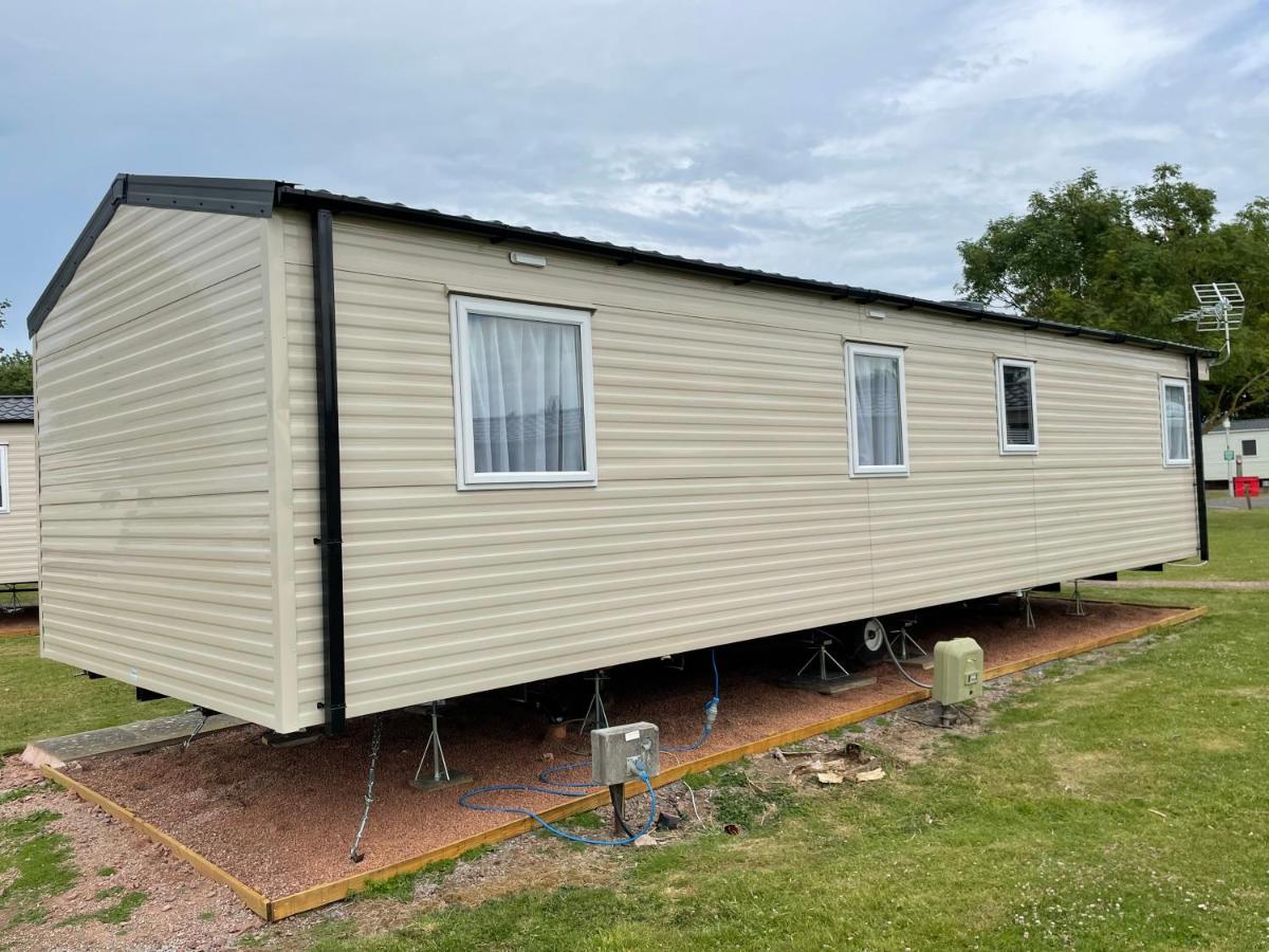 Tidal Caravan * Minehead