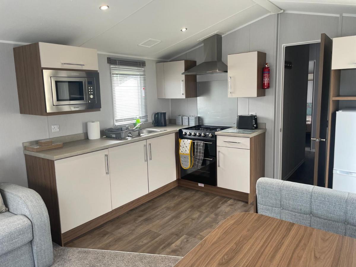 Tidal Caravan * Minehead
